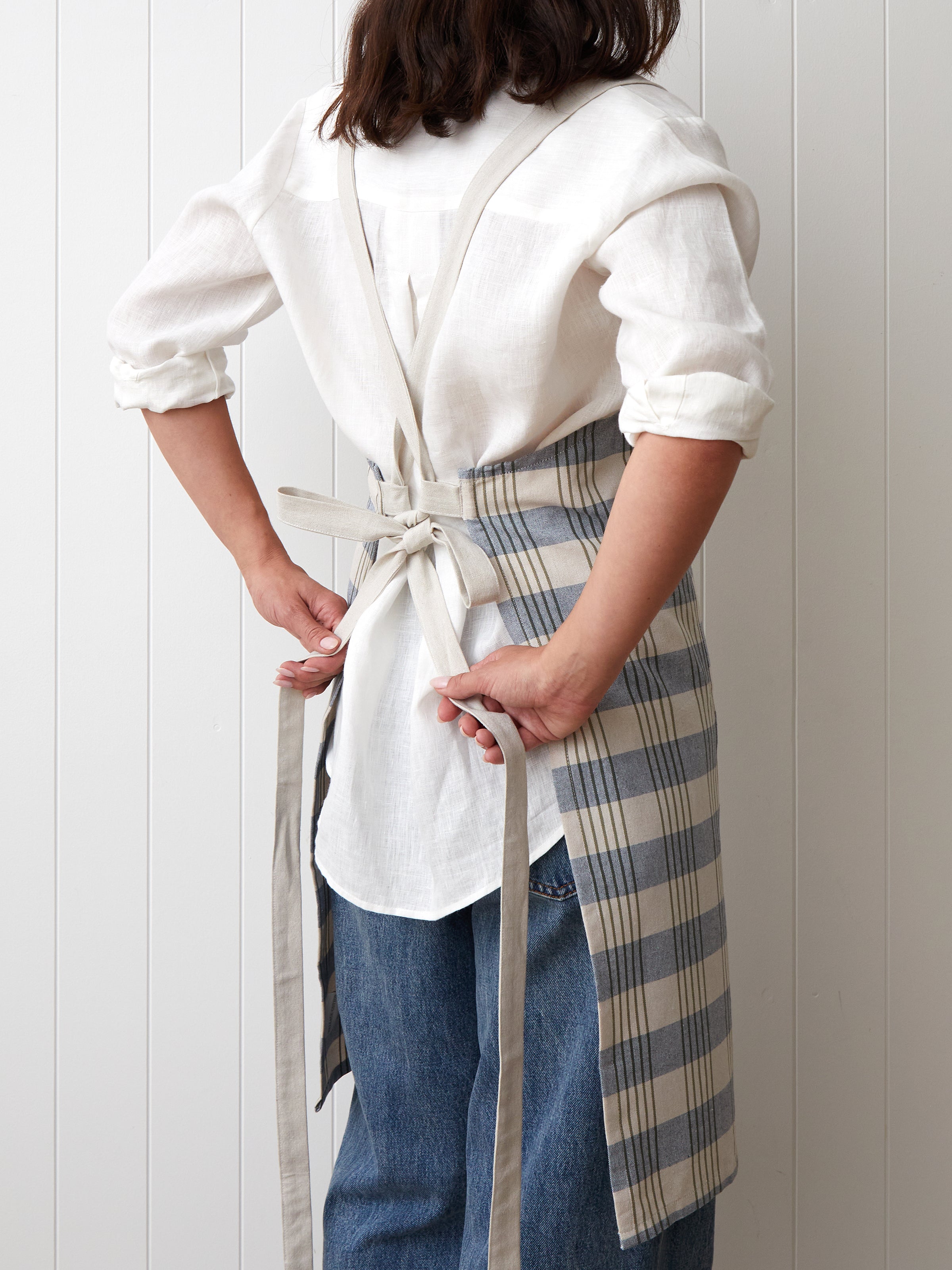 Apple Grove Crossover Apron | Multi-3