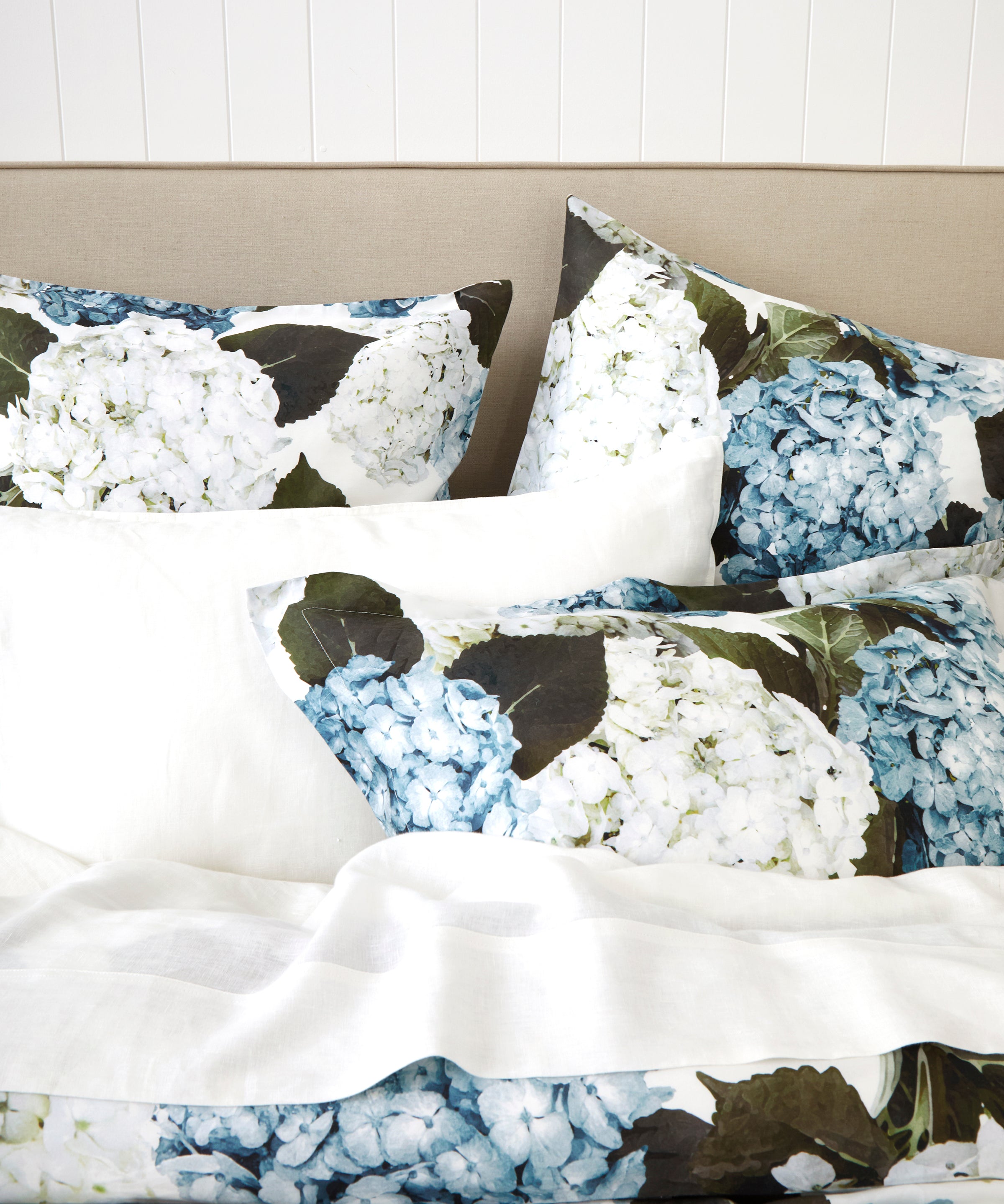 Beloved Hydrangea Duvet Cover Set | Blue Floral-2