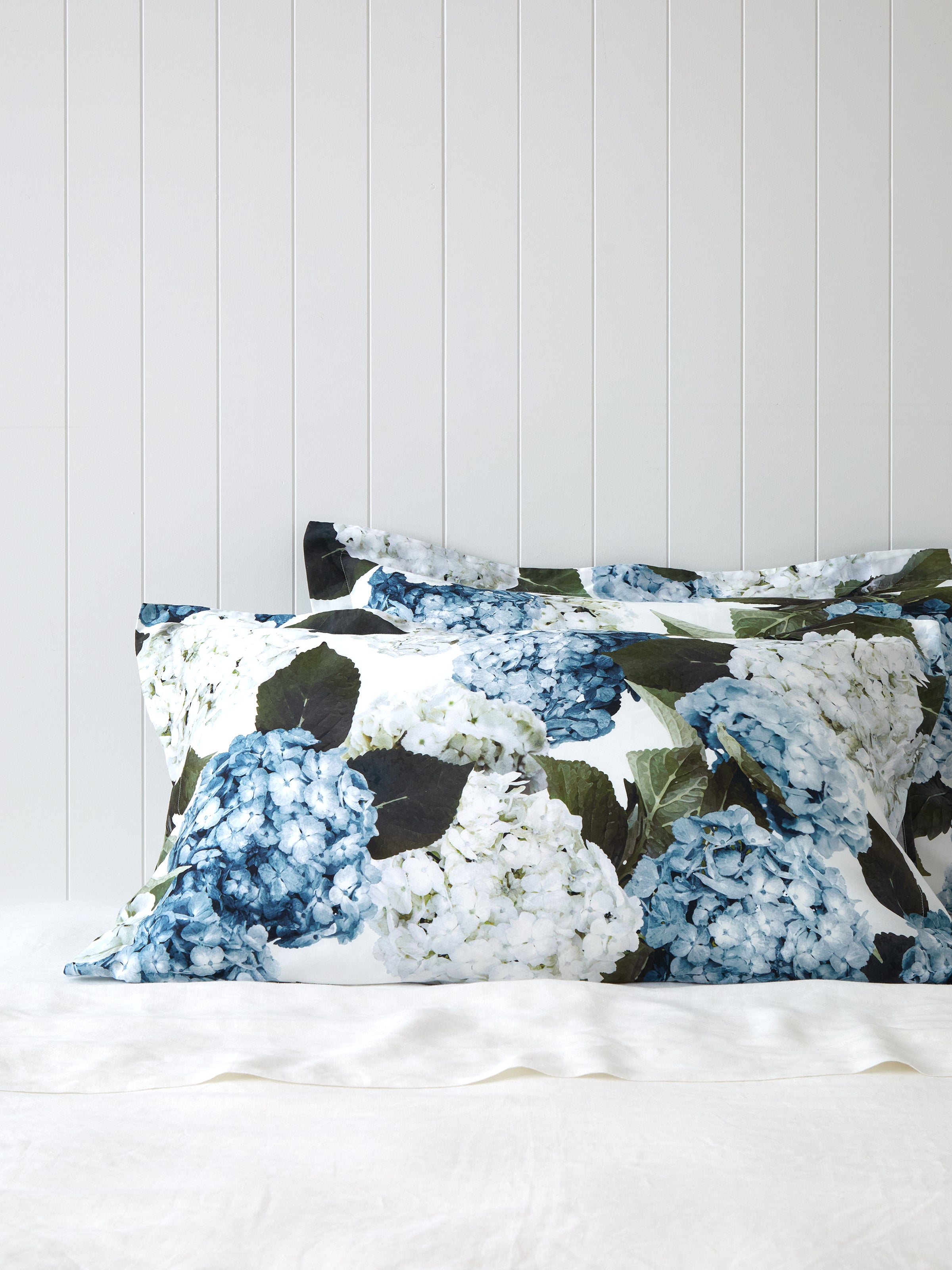 Beloved Hydrangea Lodge Pillowcase Set | Blue Floral-1