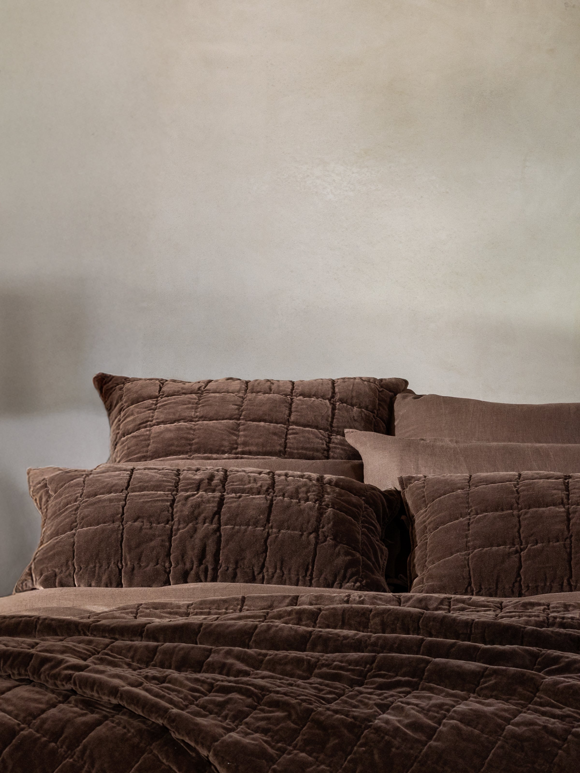 Belvedere Velvet European Pillowcase | Cocoa-3
