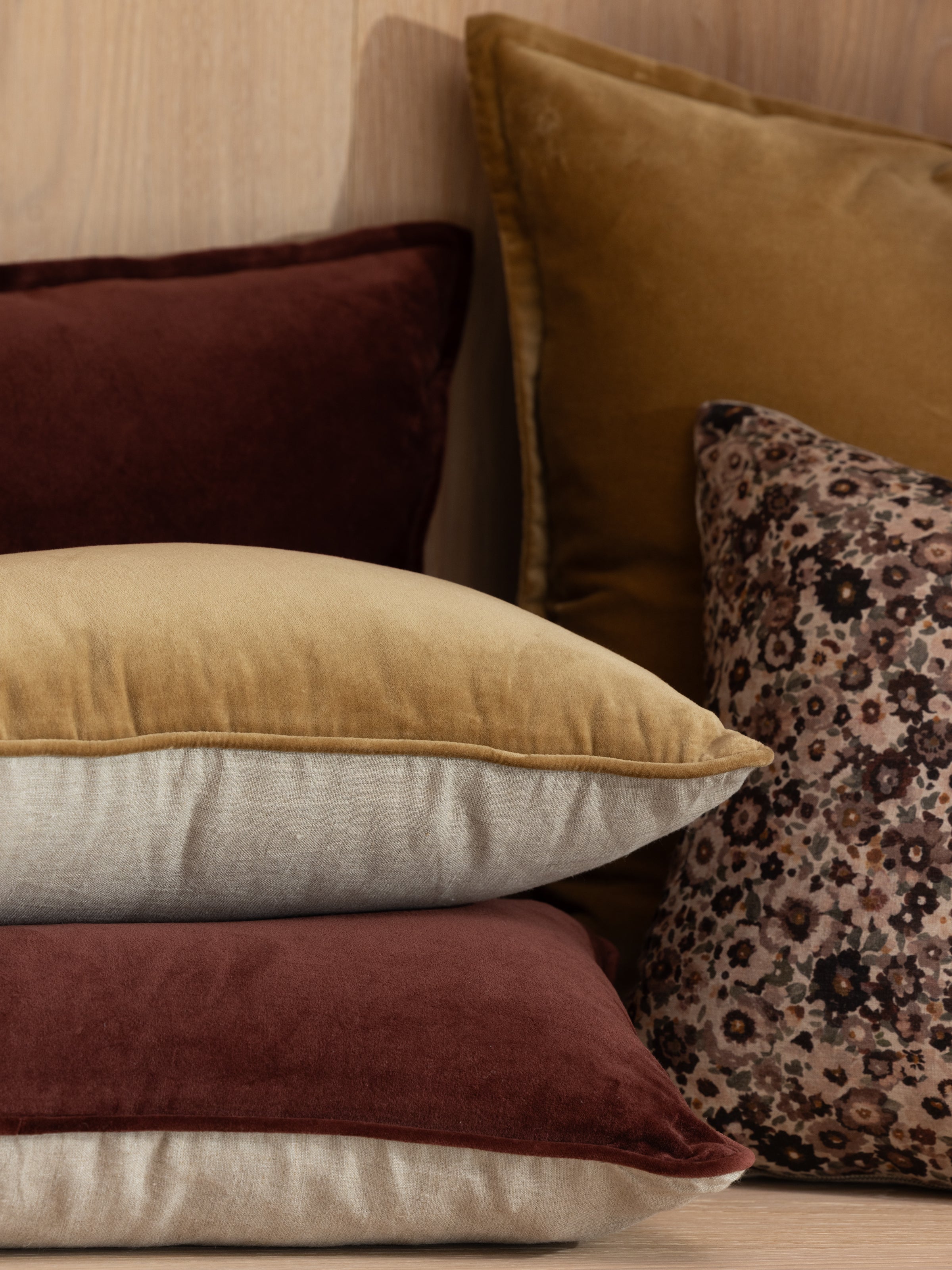 Belvedere Velvet Rectangle Cushion Cover | Merlot-2