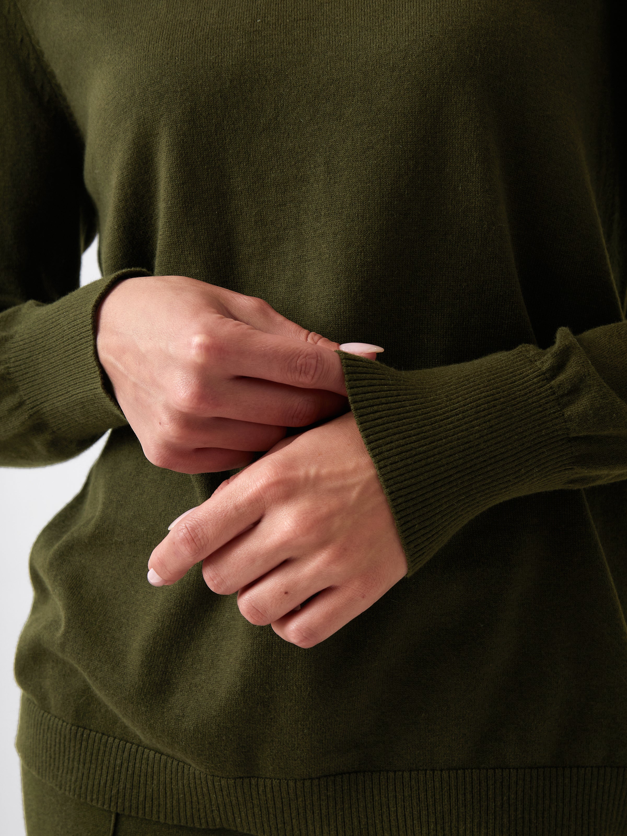 Cotton Cashmere Crew Jumper | Olive-2