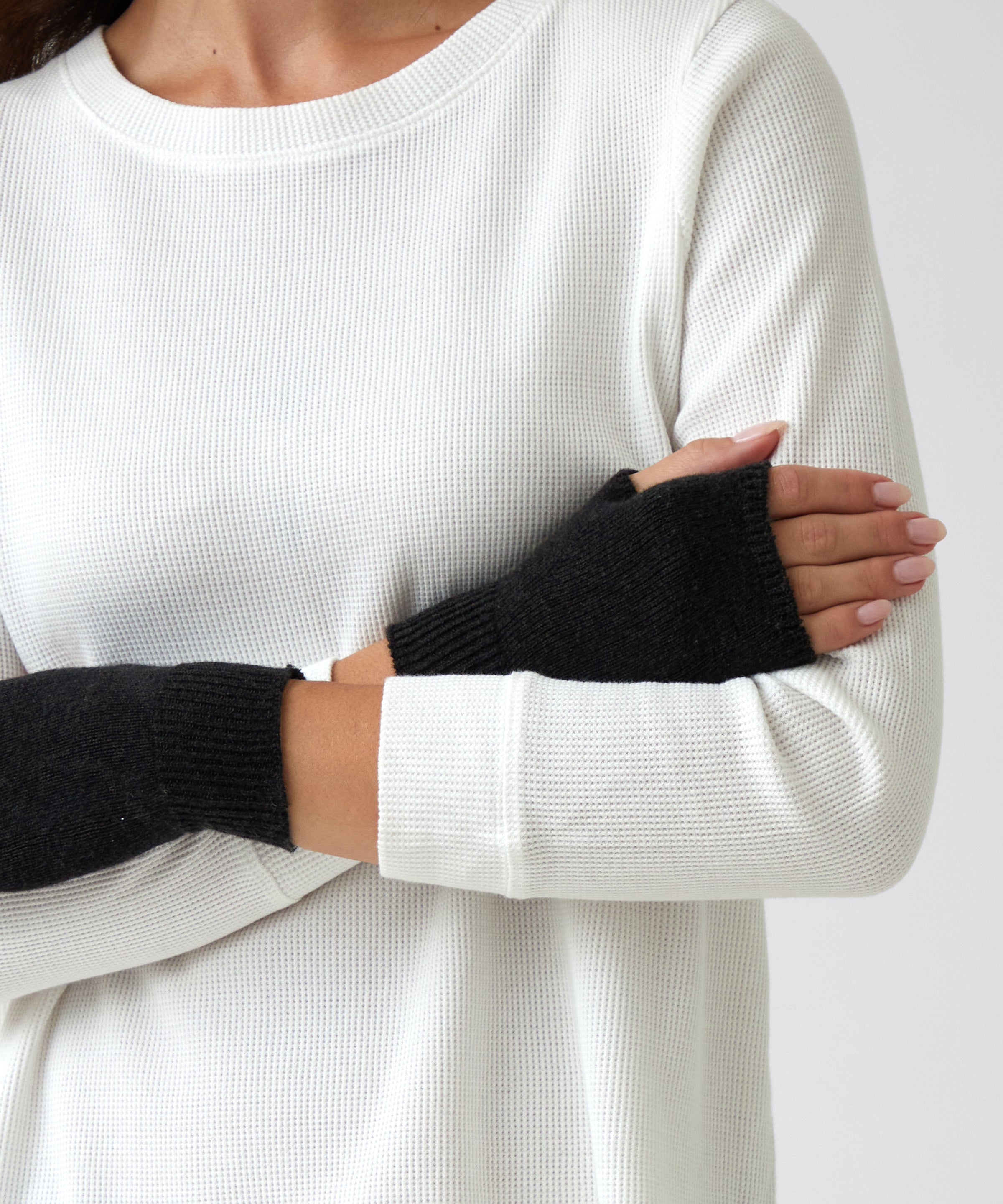 Cotton Cashmere Hand Warmers | Black-2