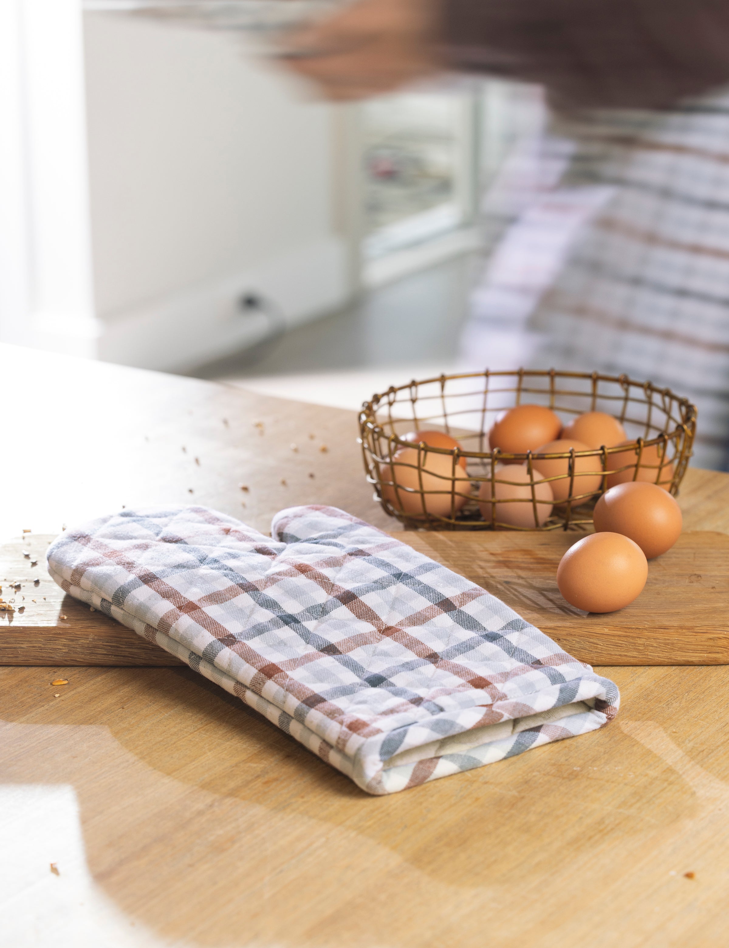 Home To Roost Single Oven Glove | Gingham-2