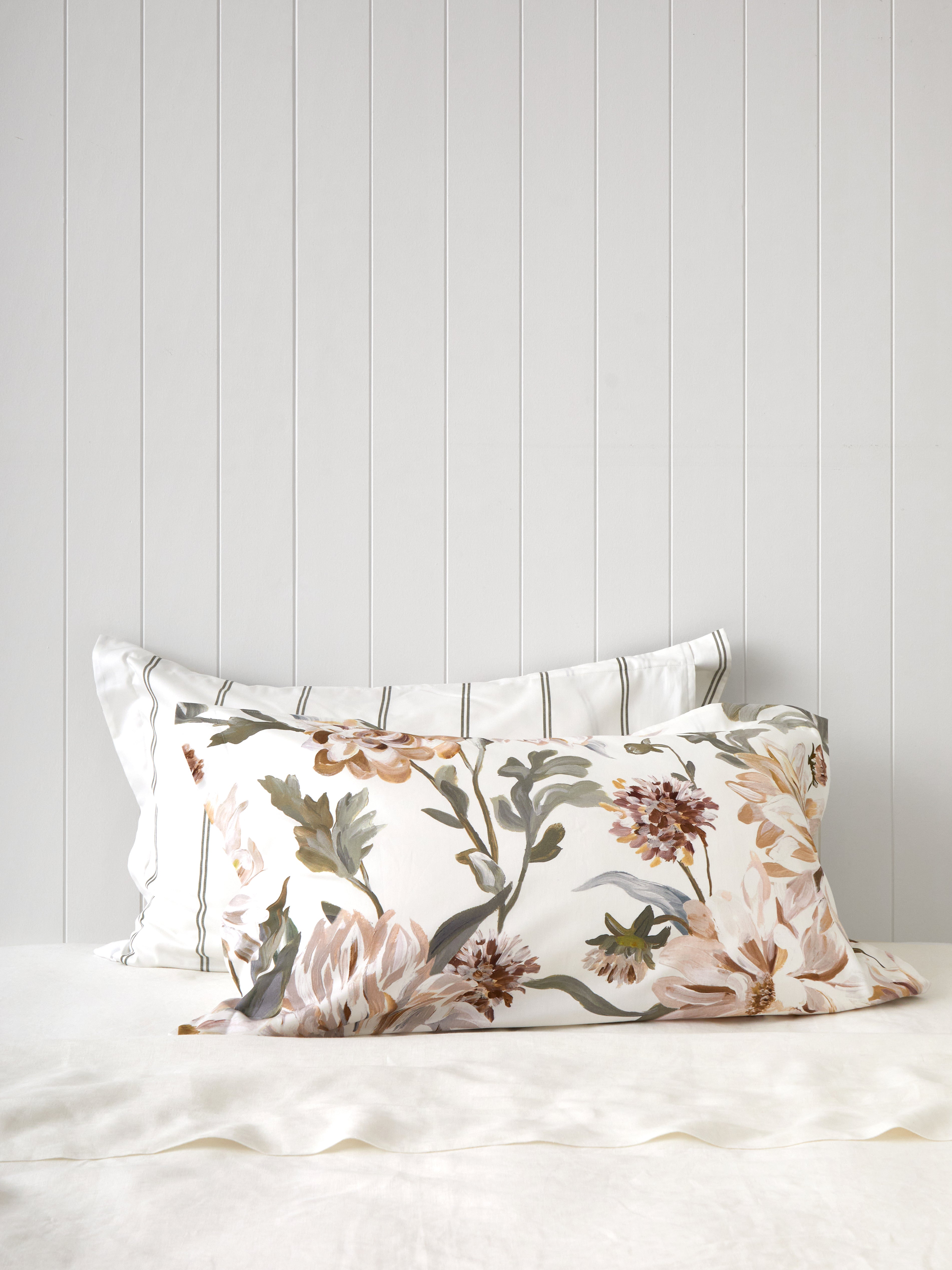 In Bloom Oxford Pillowcase Set | Floral-1