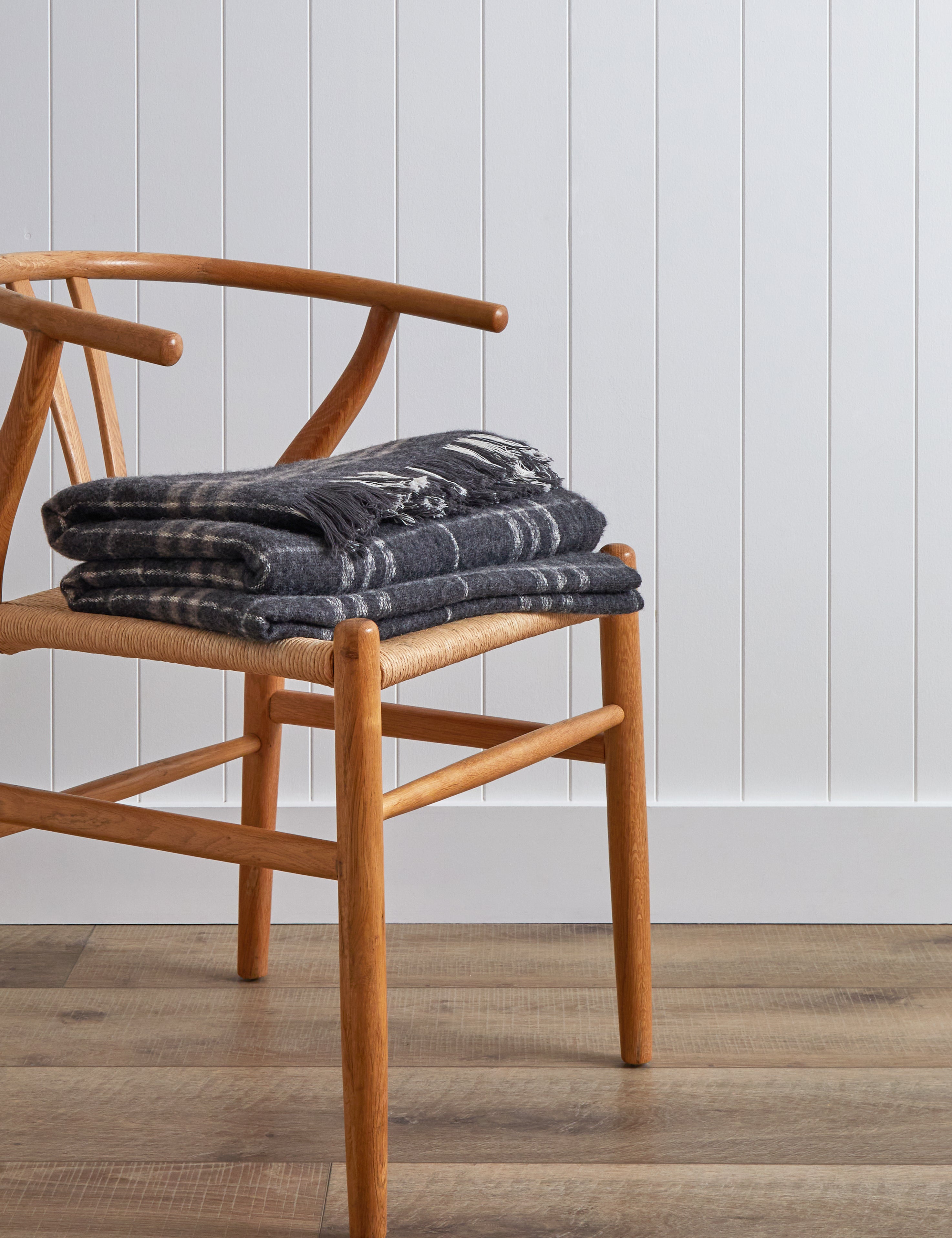 Kingston Woollen Blanket | Charcoal Check-1