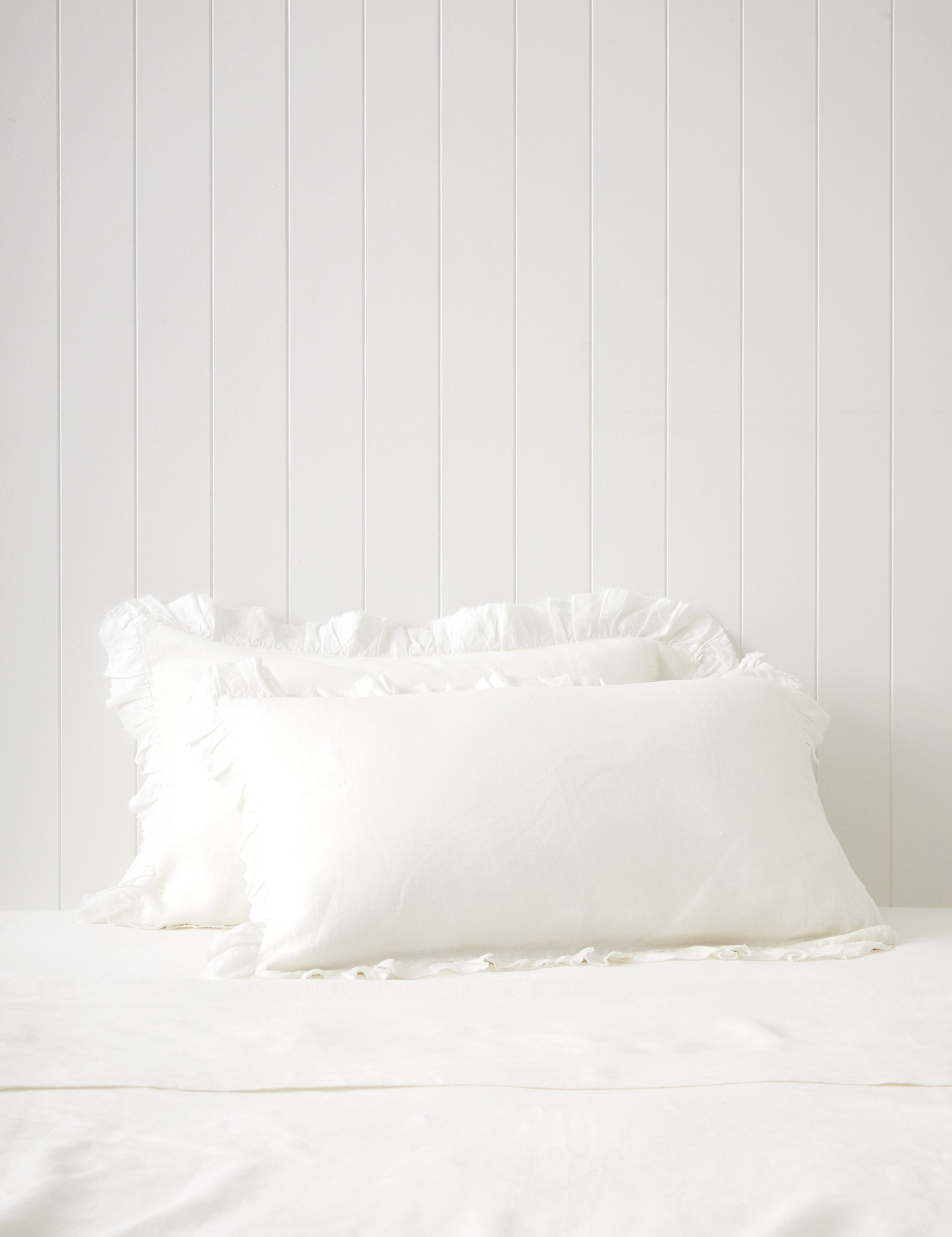 Loft Linen Frill Pillowcase Set | White-1