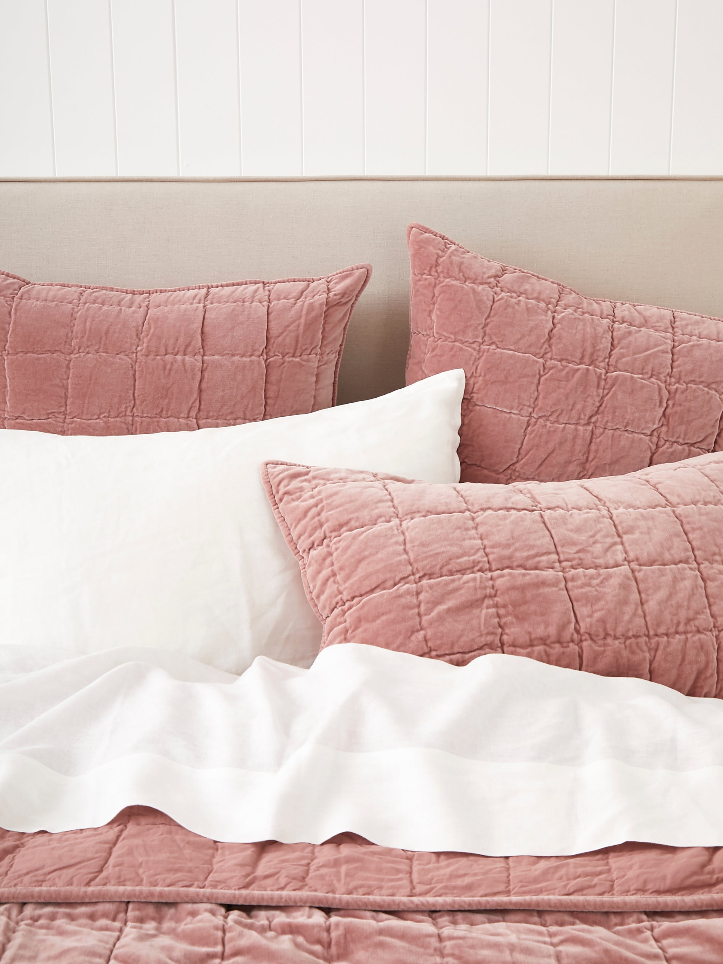 Maison Velvet Quilt | Rose-2
