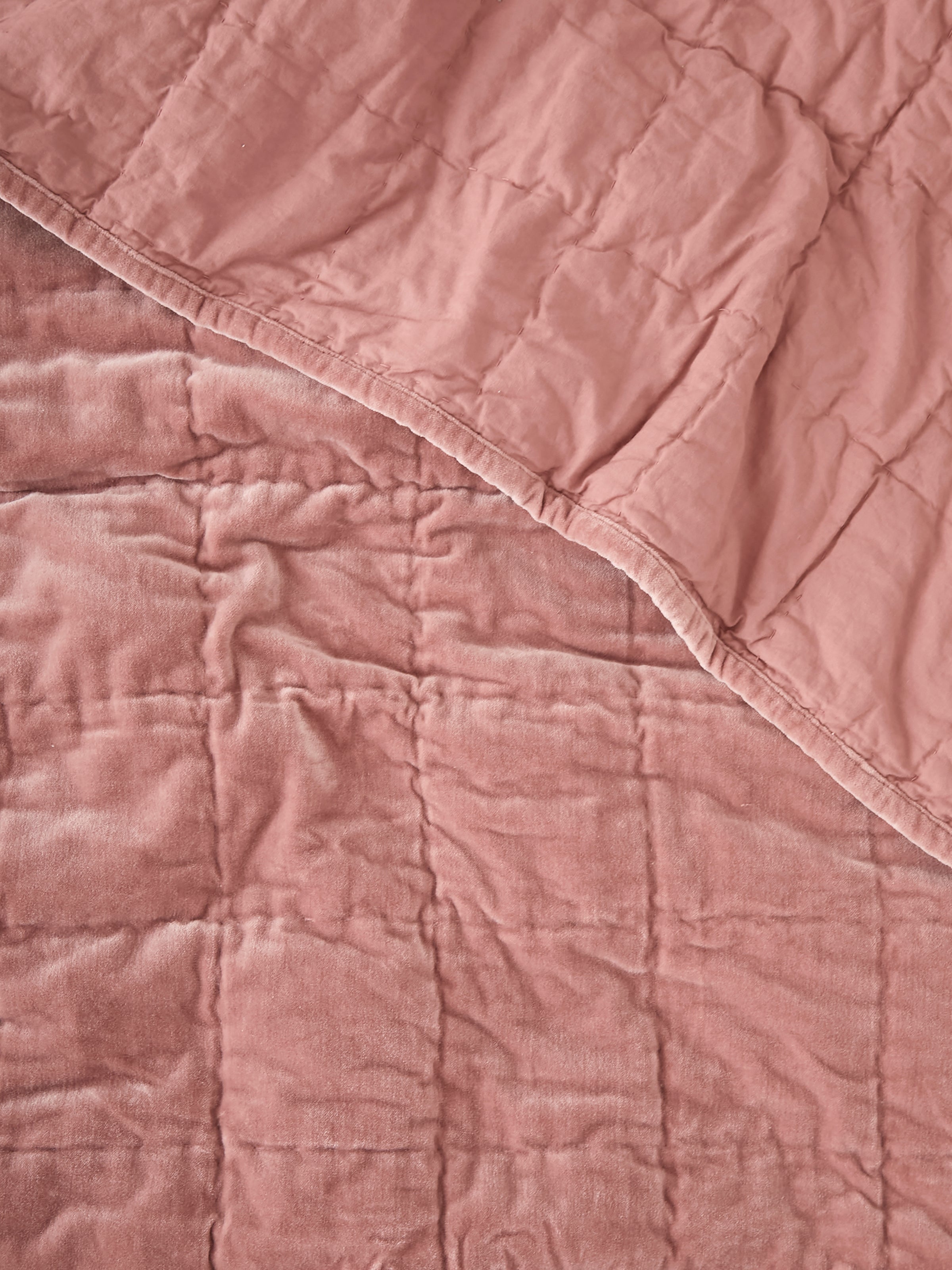 Maison Velvet Quilt | Rose-4