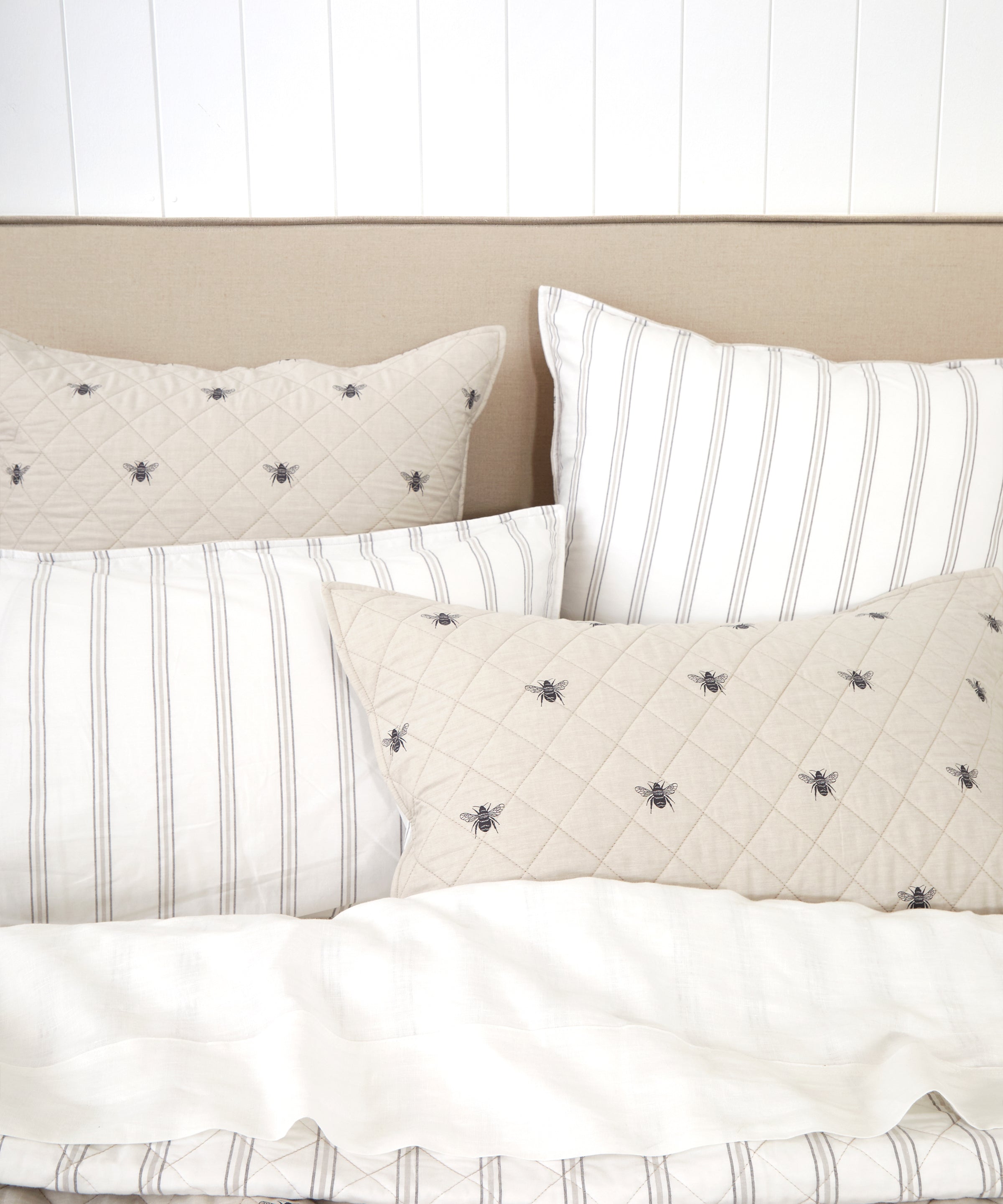 Meant to Bee Quilt | Natural-2
