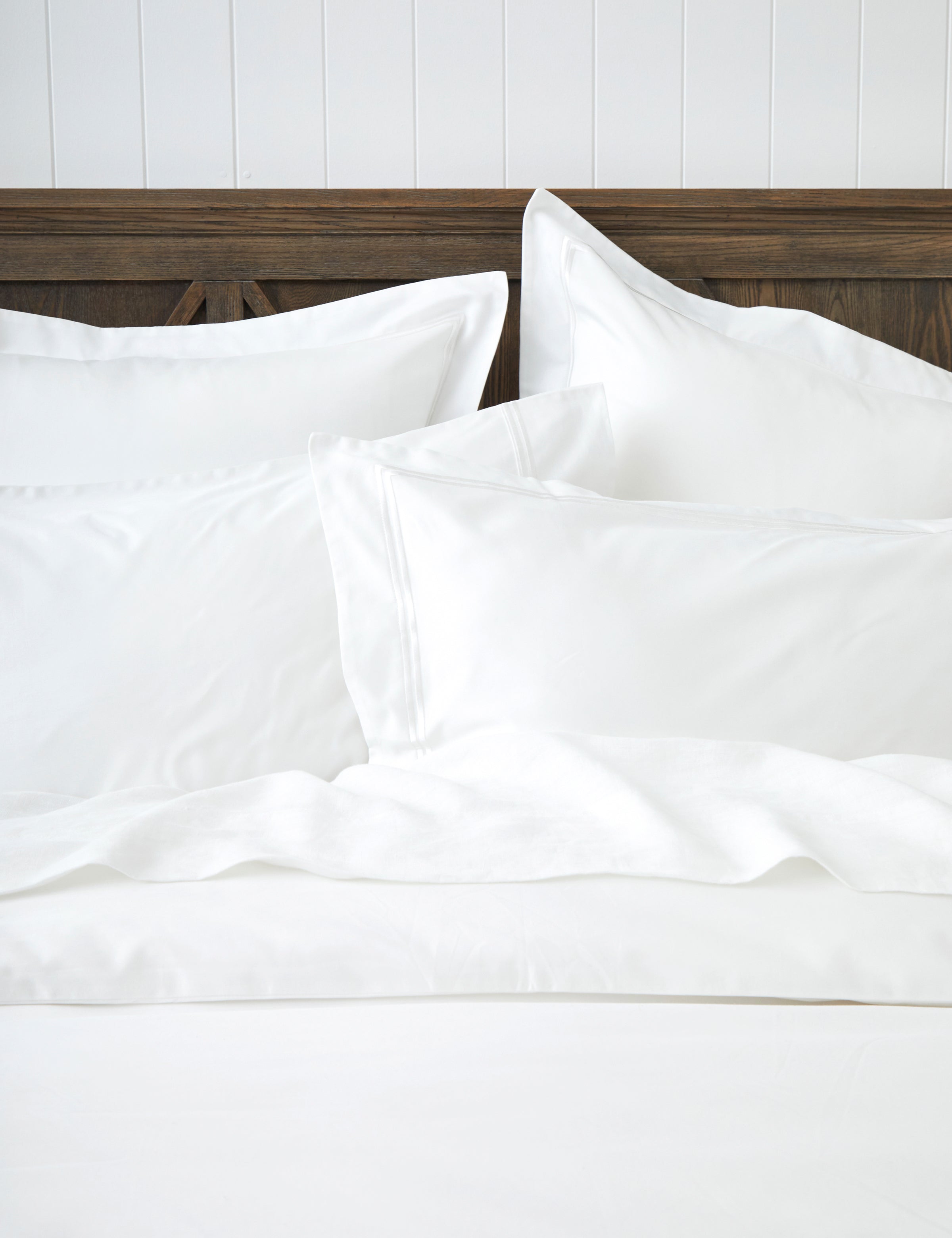 Monarch Duvet Cover Set | White White-2