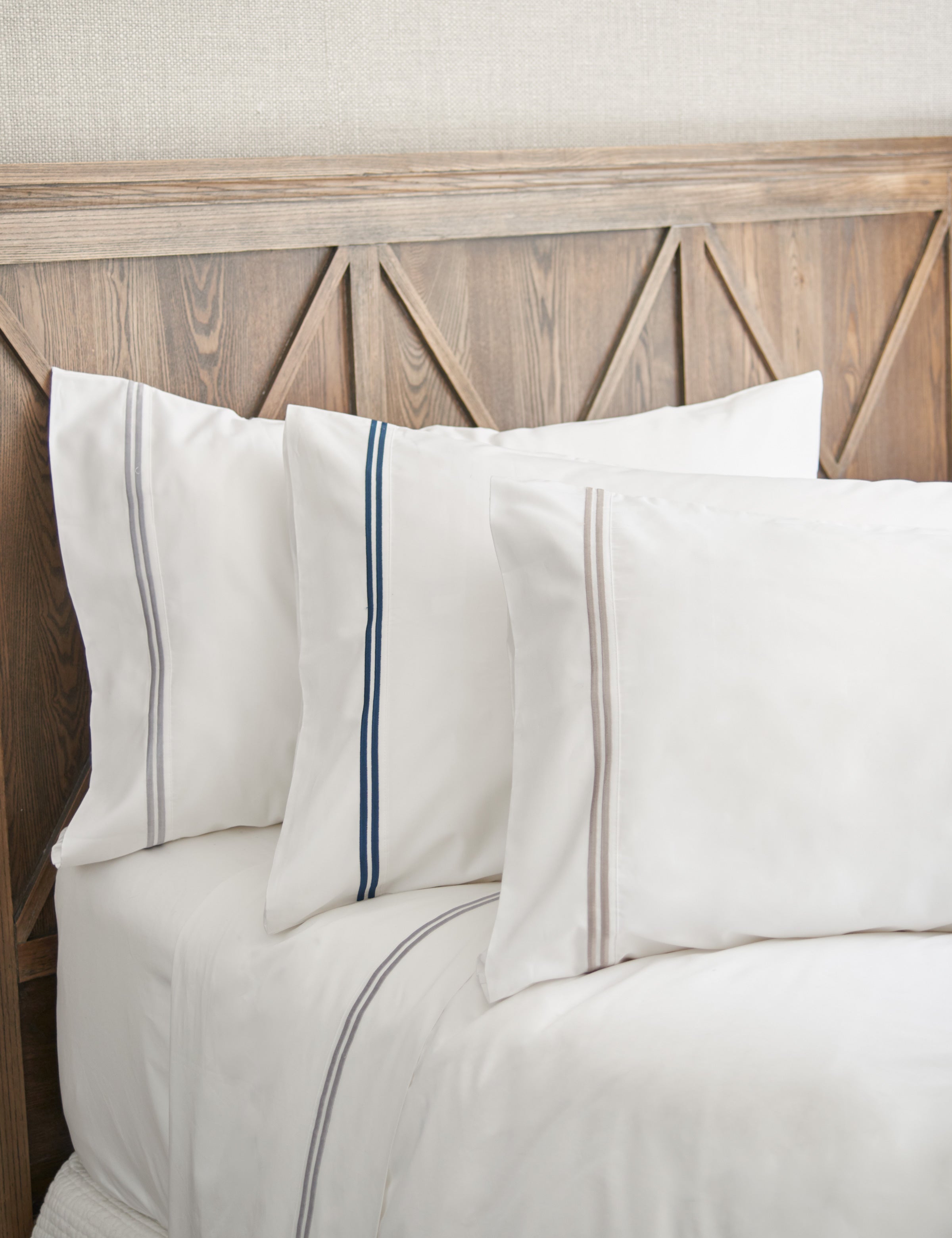 Monarch Lodge Pillowcase Set | Grey White-2