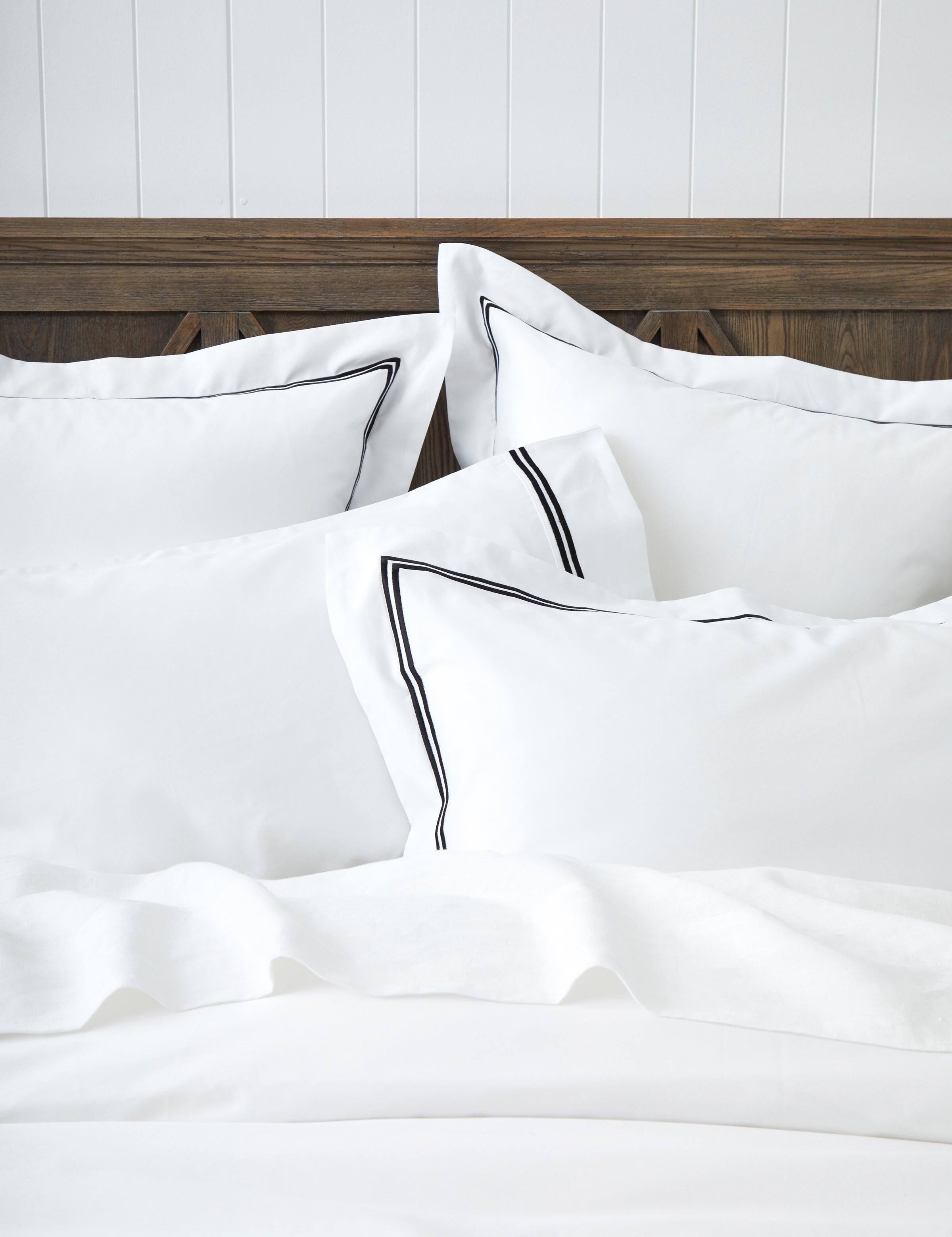 Monarch Long Duvet Cover Set | Black White-2