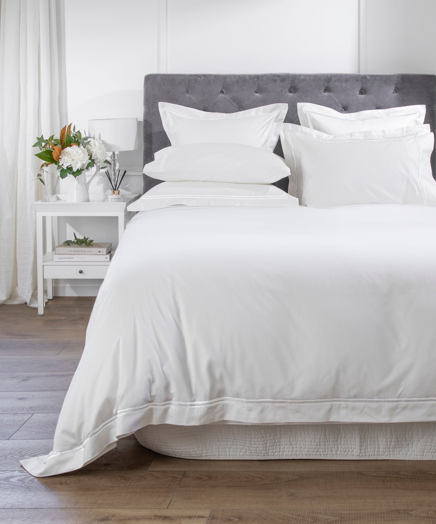 Monarch Long Duvet Cover Set | White White-1