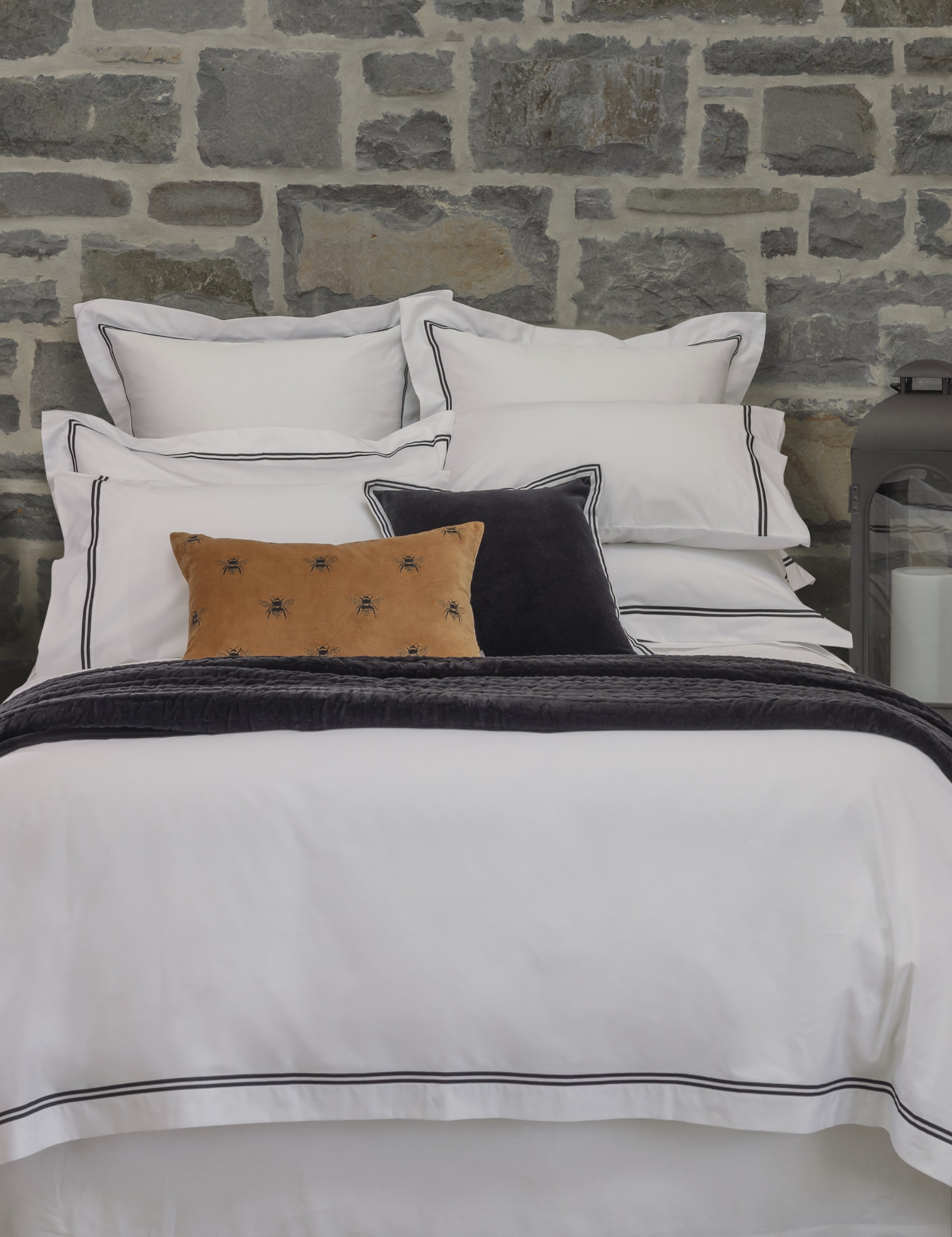Monarch Oxford Pillowcase Set | Black White-2