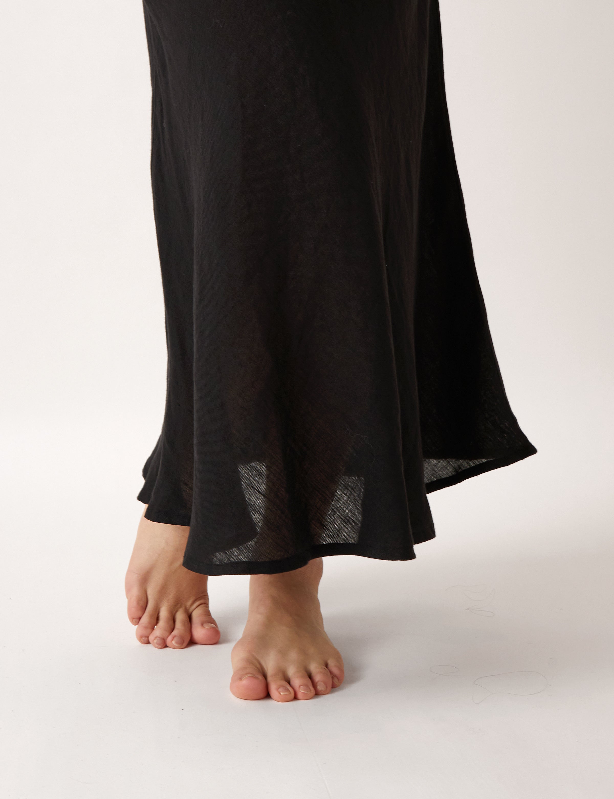 Mykonos Linen Bias Skirt | Black-2