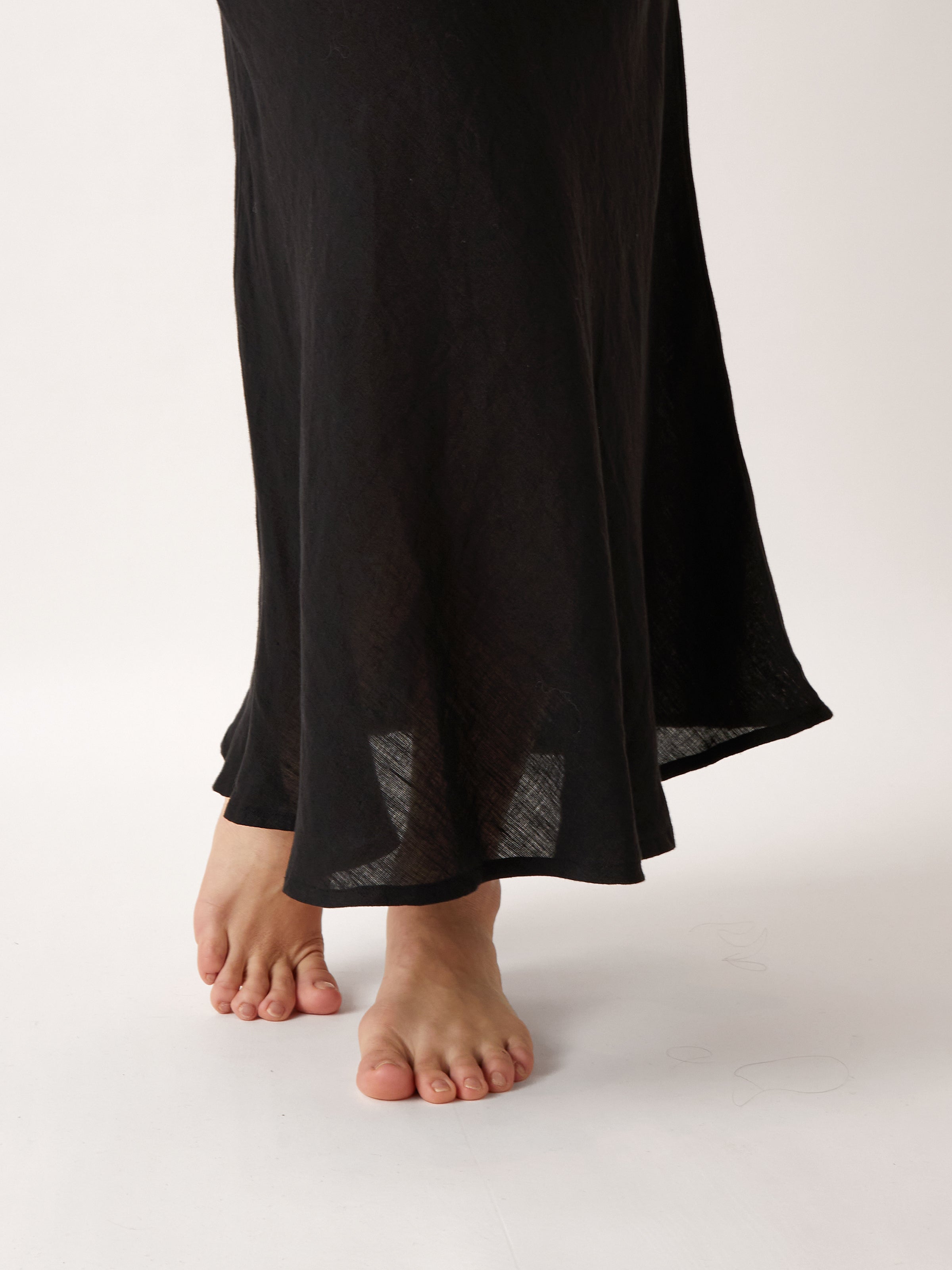 Mykonos Linen Bias Skirt | Black-2