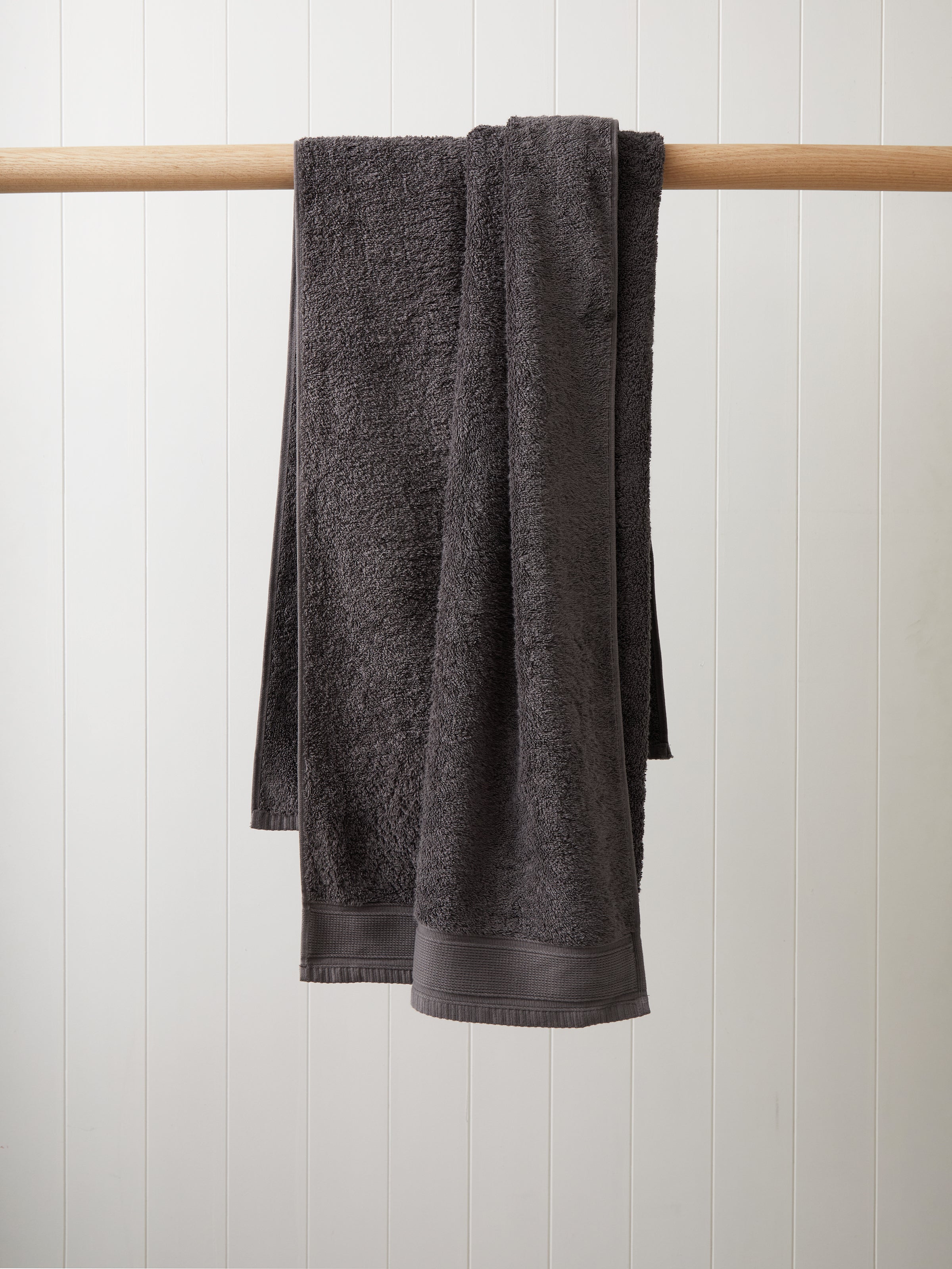 Oasis Bath Towel | Charcoal-1