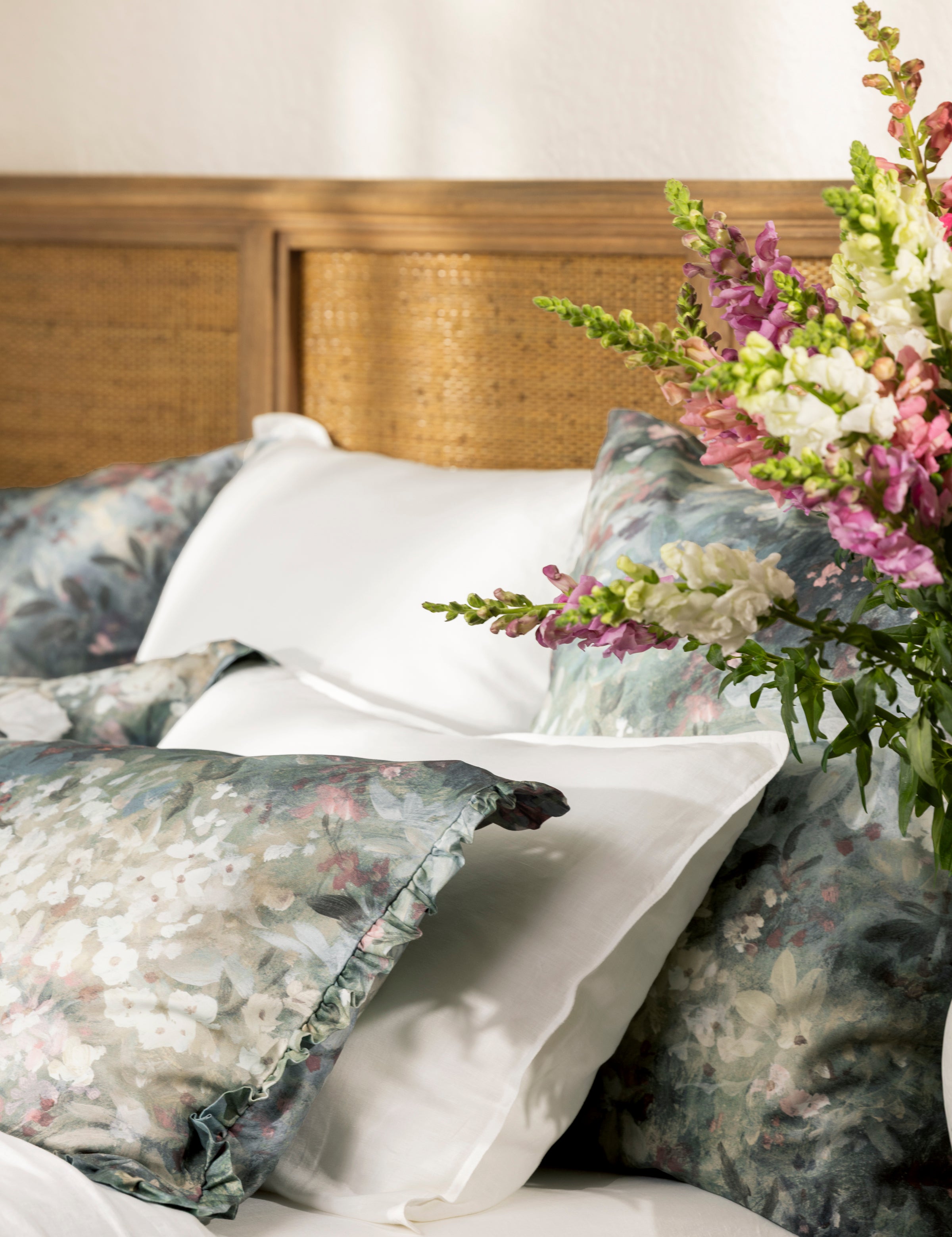 Petal Mirage Frill Pillowcase Set | Floral-2