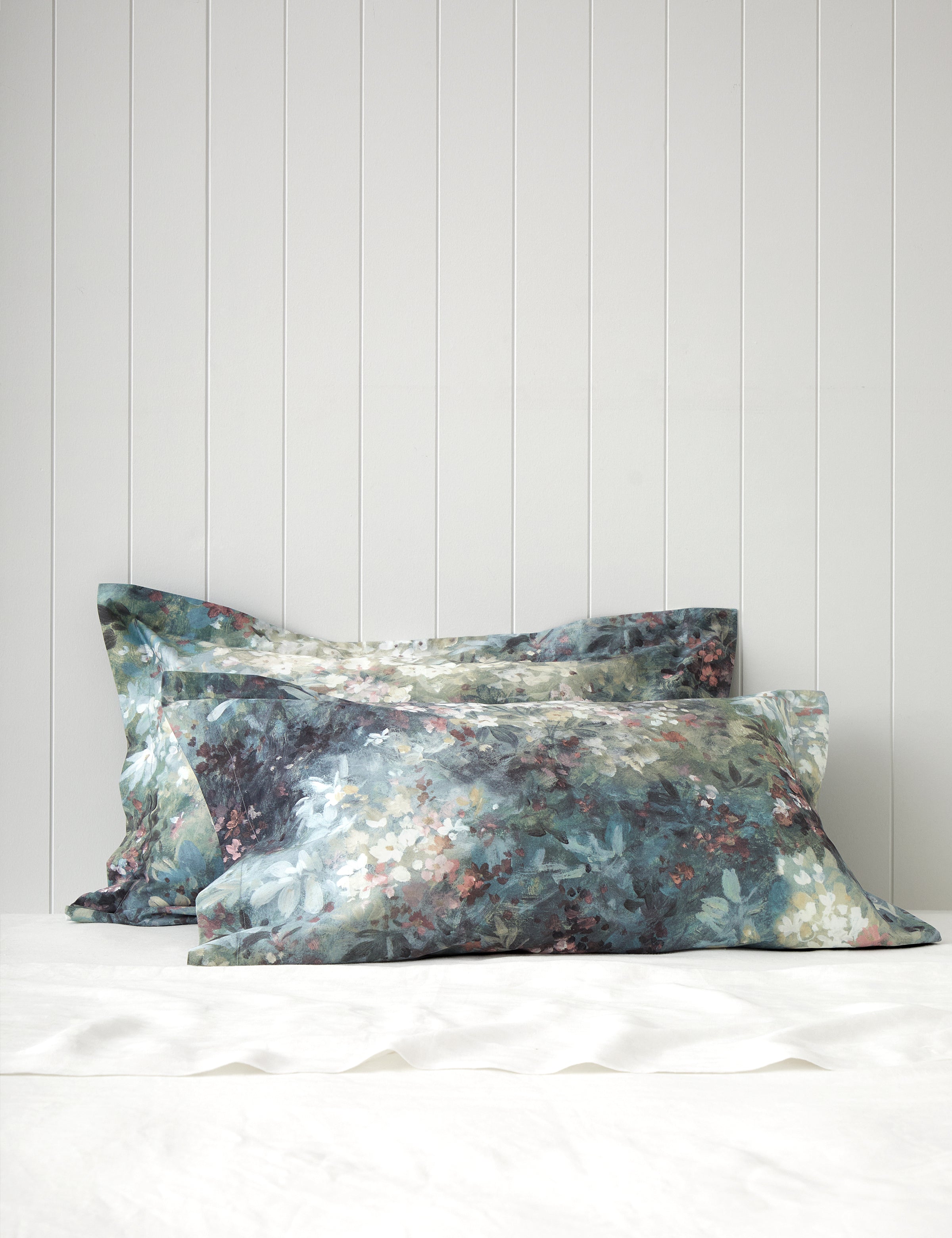 Petal Mirage Oxford Pillowcase Set | Floral-1
