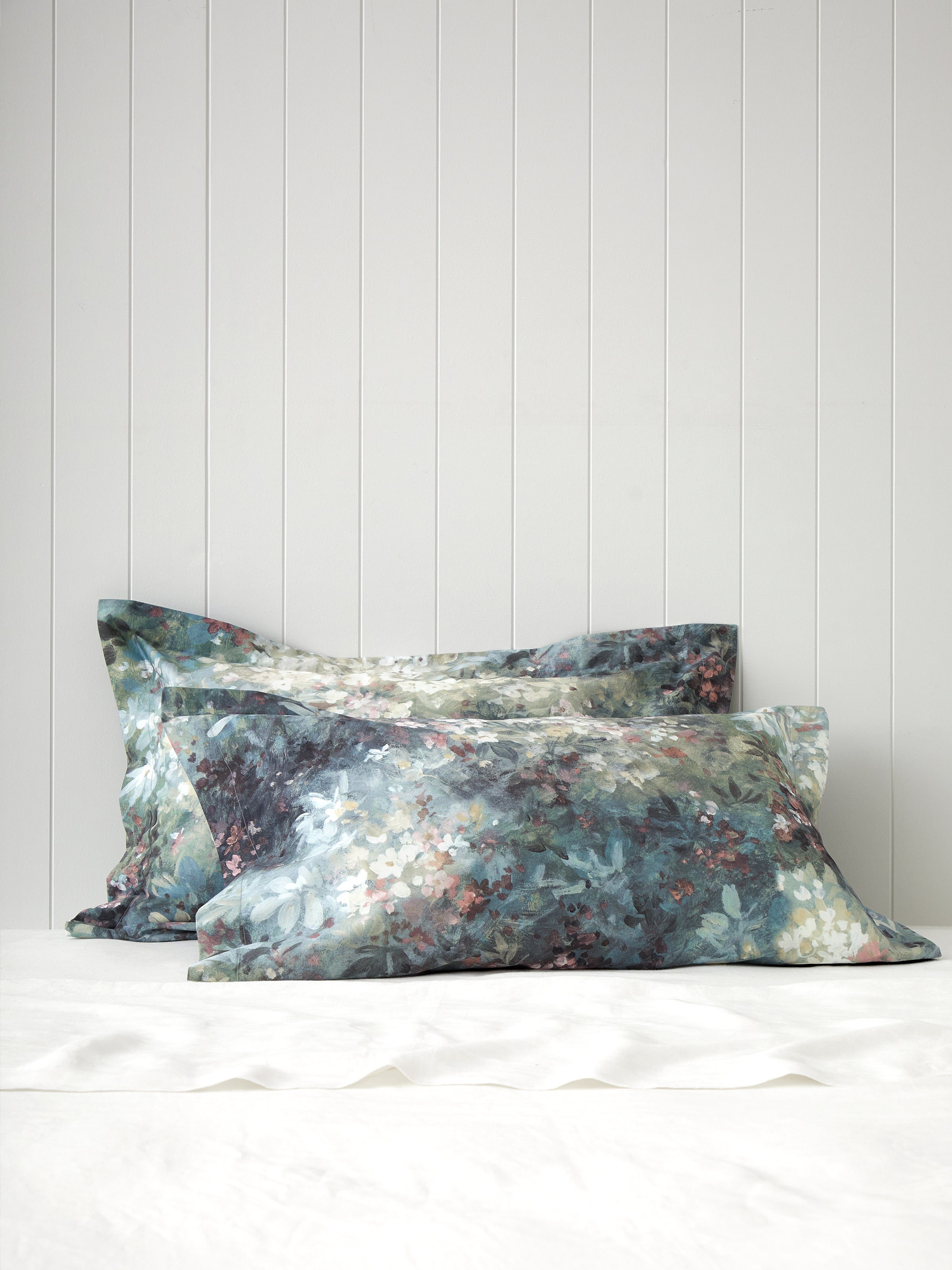 Petal Mirage Oxford Pillowcase Set | Floral-1