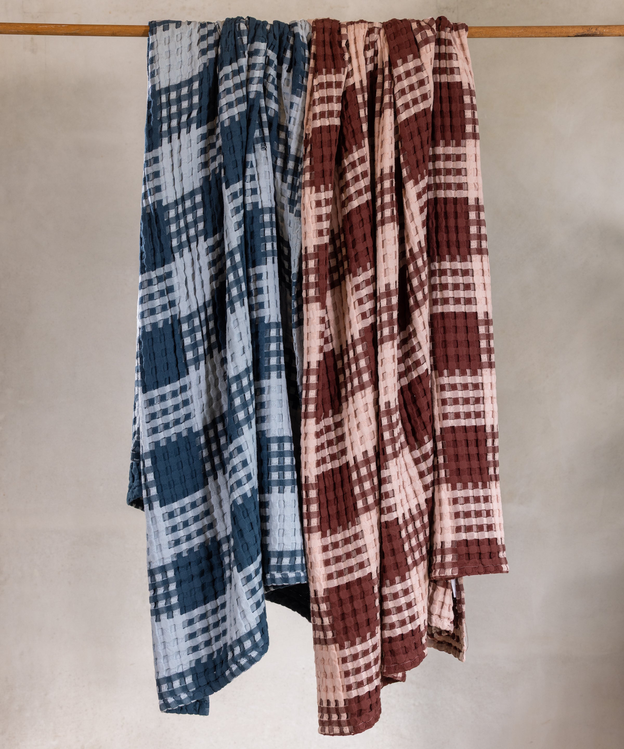 Arlo Waffle Blanket | Merlot / Pink-3
