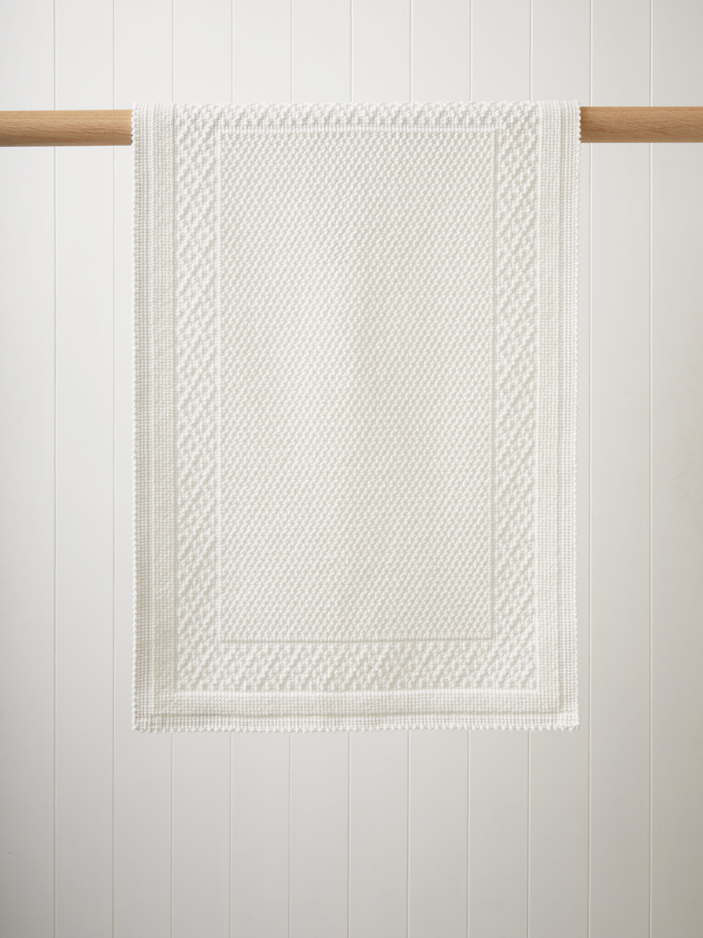 Porto Bath Mat in White