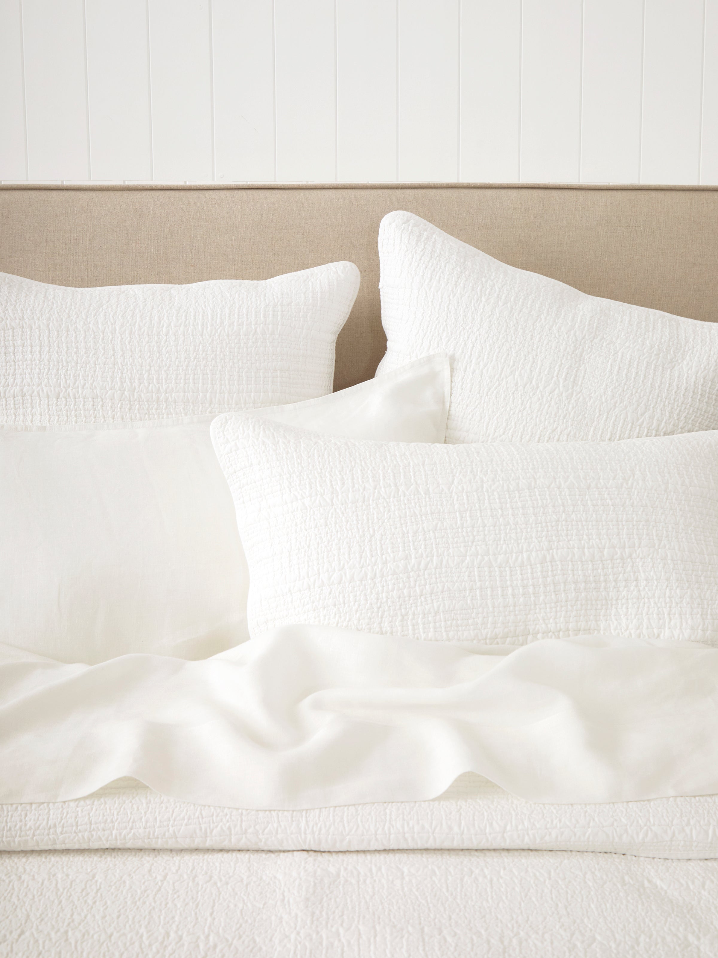 Serenade Quilt | White-2