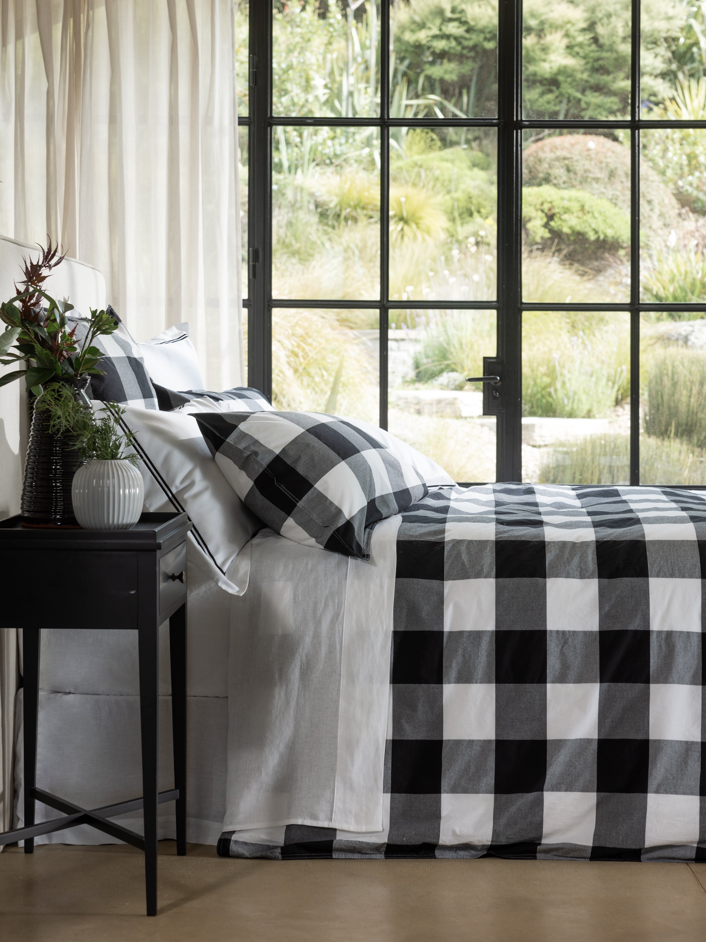 Piha Standard Pillowcase Set | Black/White-3